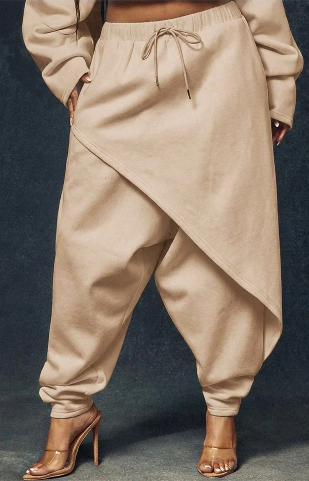 ASYMMETRIC MOTION PANTS SET